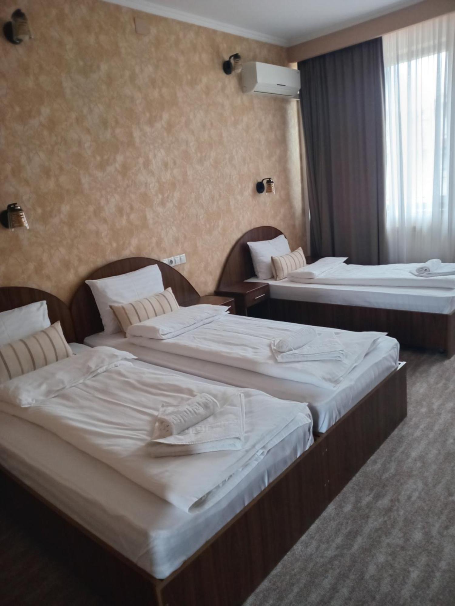Coliseum Hotel Calafat Kültér fotó