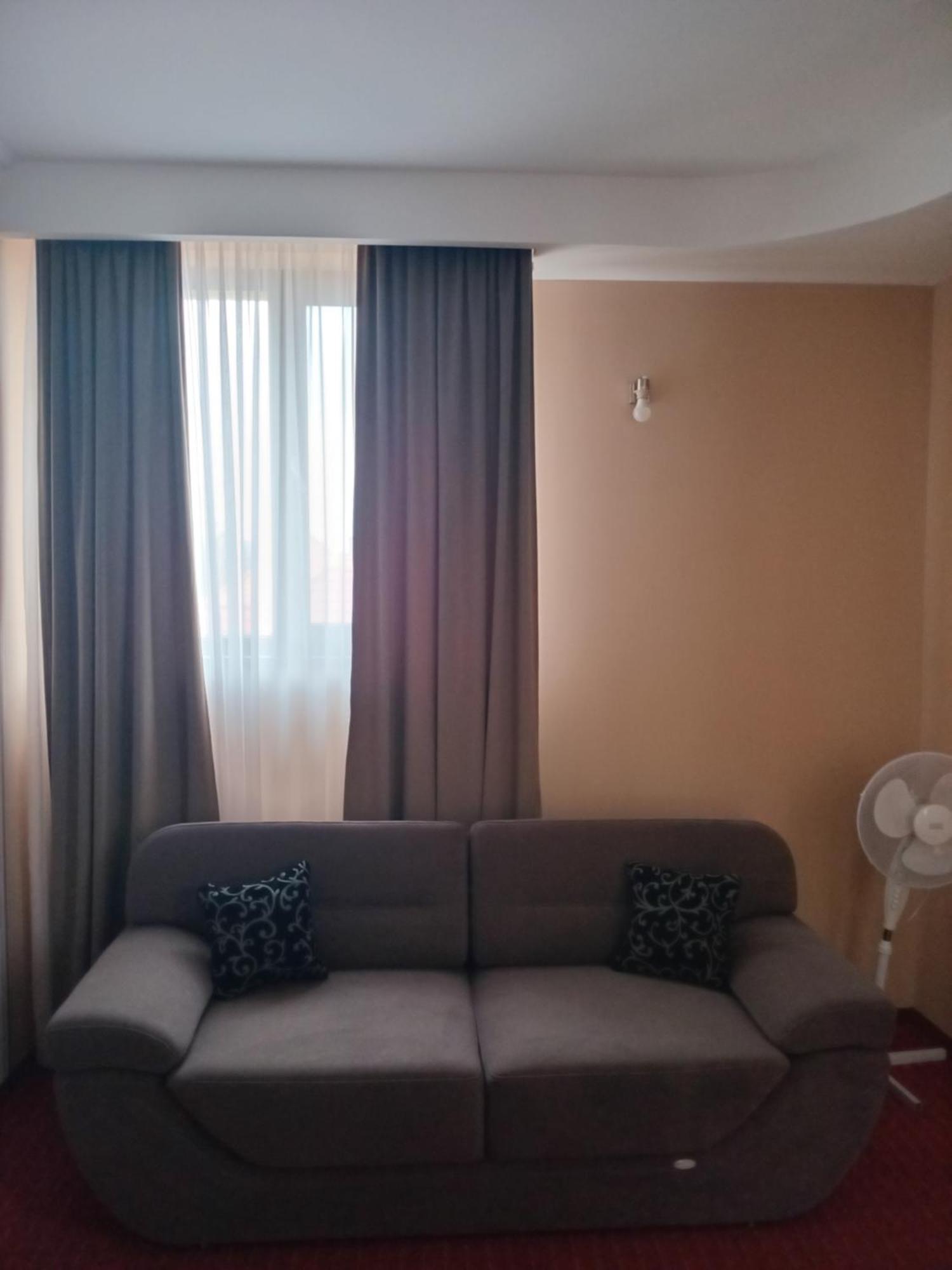 Coliseum Hotel Calafat Kültér fotó