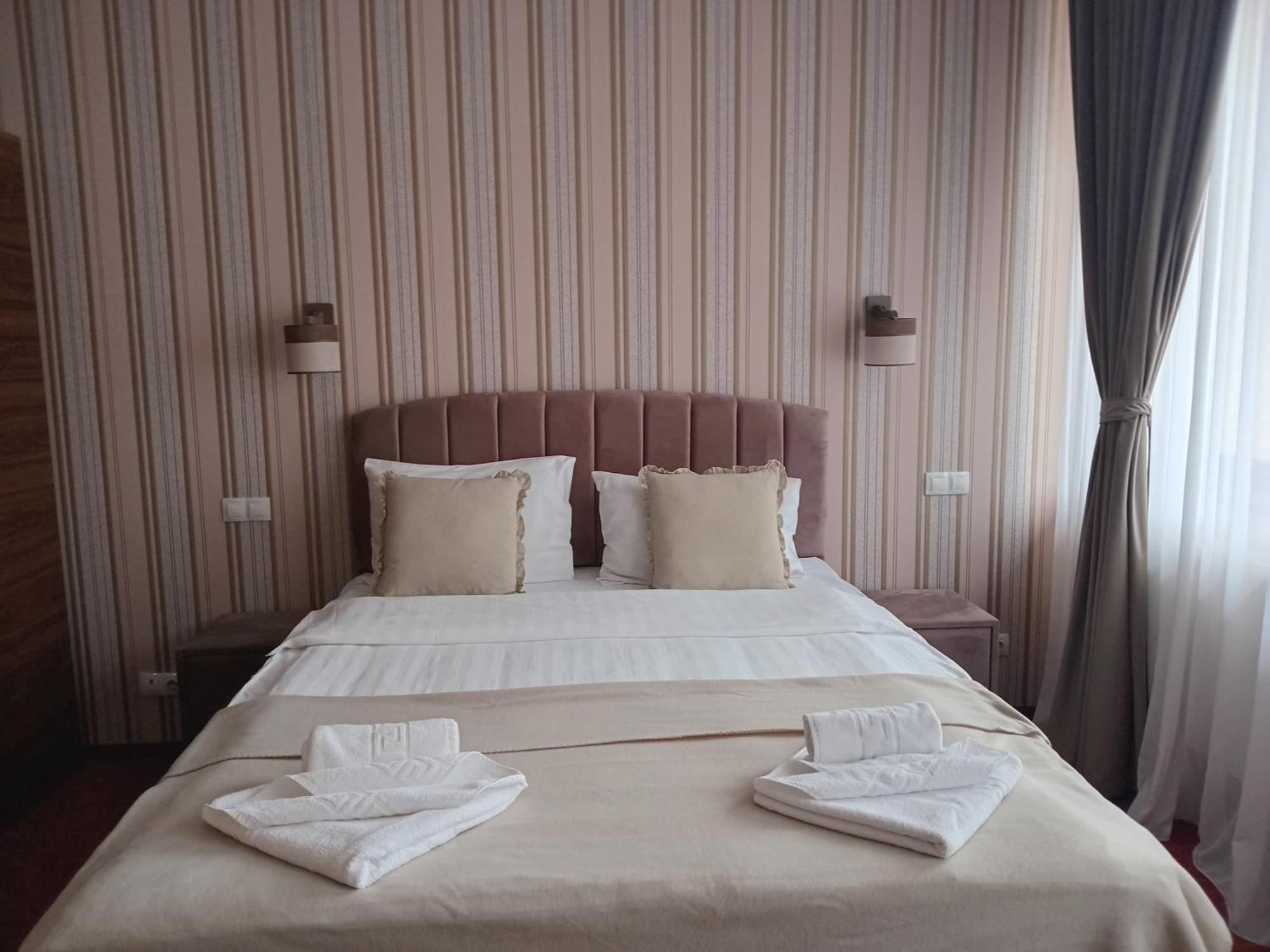 Coliseum Hotel Calafat Kültér fotó