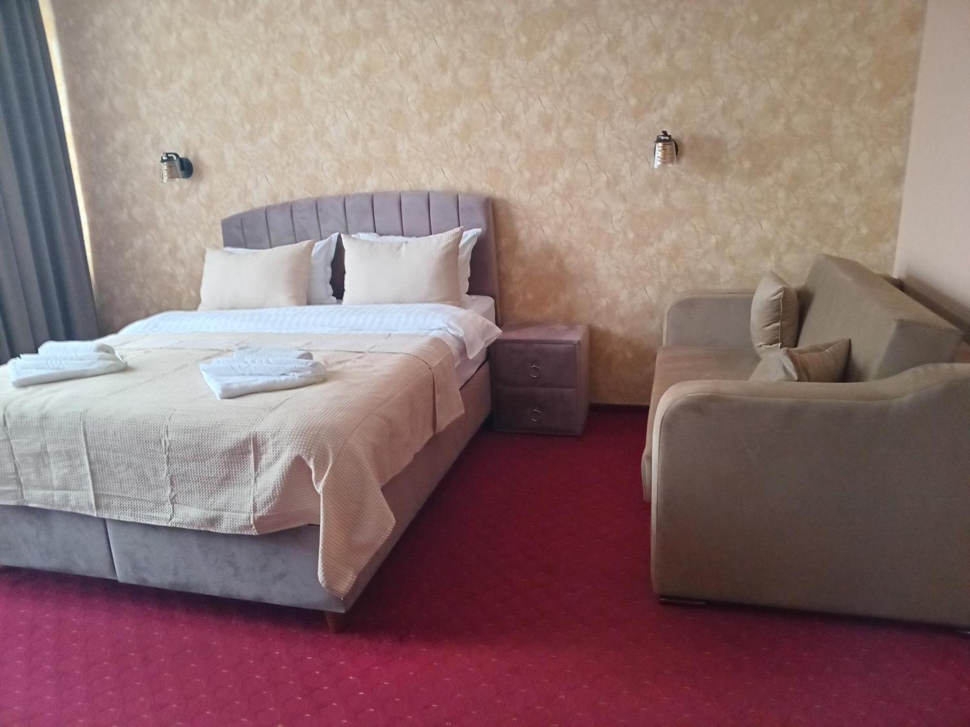 Coliseum Hotel Calafat Kültér fotó