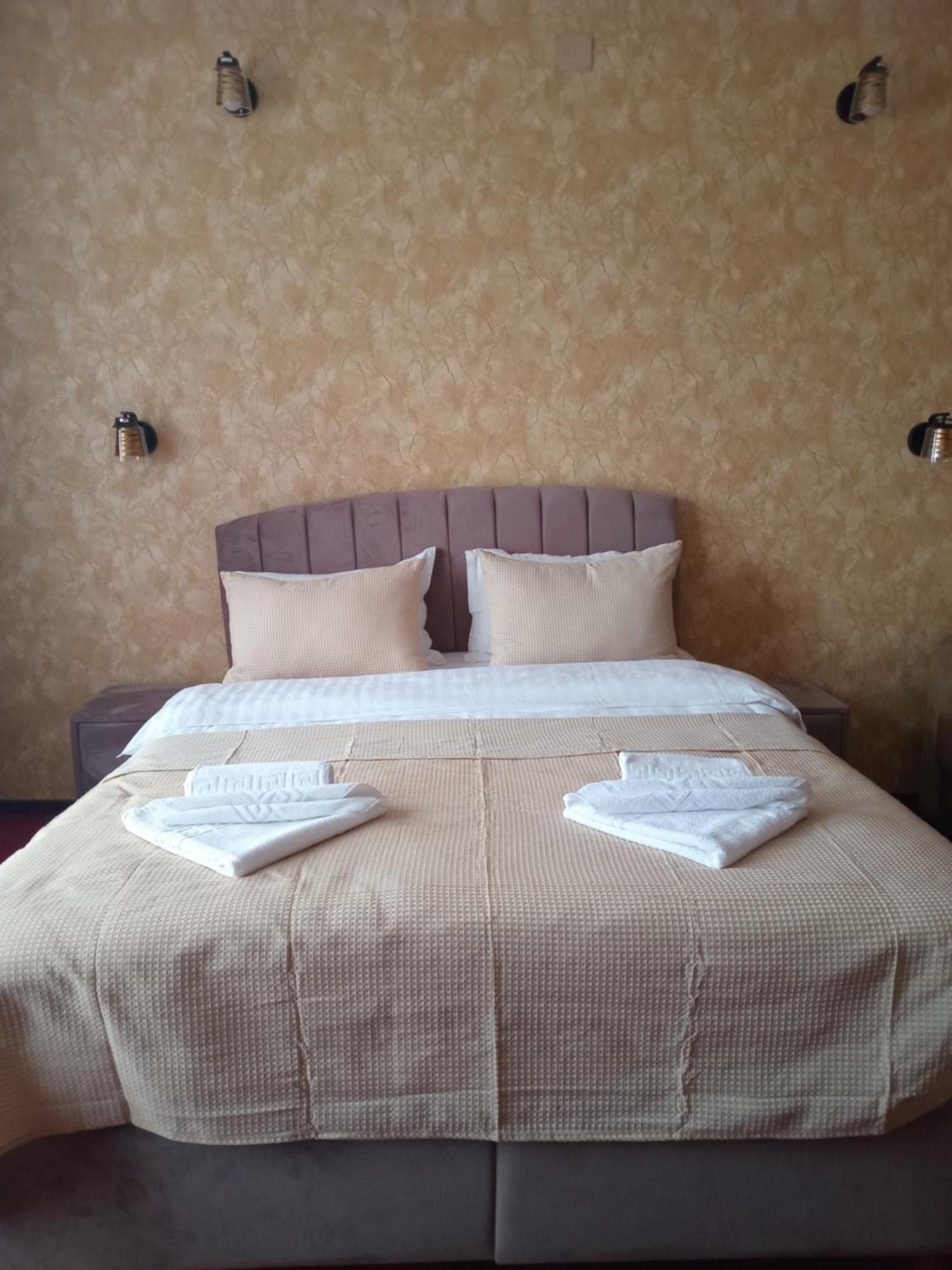 Coliseum Hotel Calafat Kültér fotó